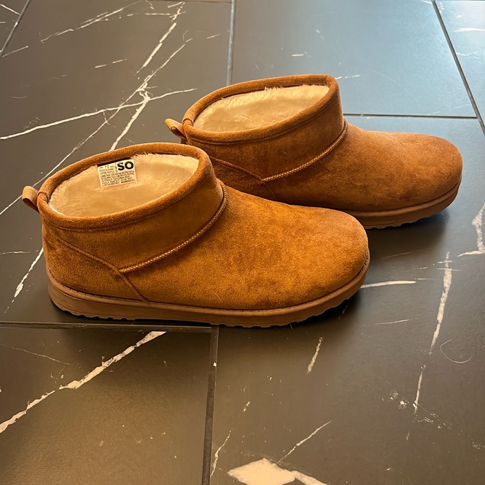 SO Lupita Women’s Cozy Mini Boots- Size 10- Chestnut